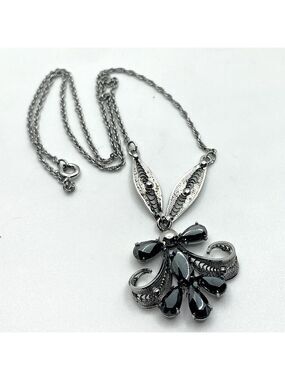VTG Sorrento Sterling Floral Filigree Hematite Stone  17” + 1” Pendant